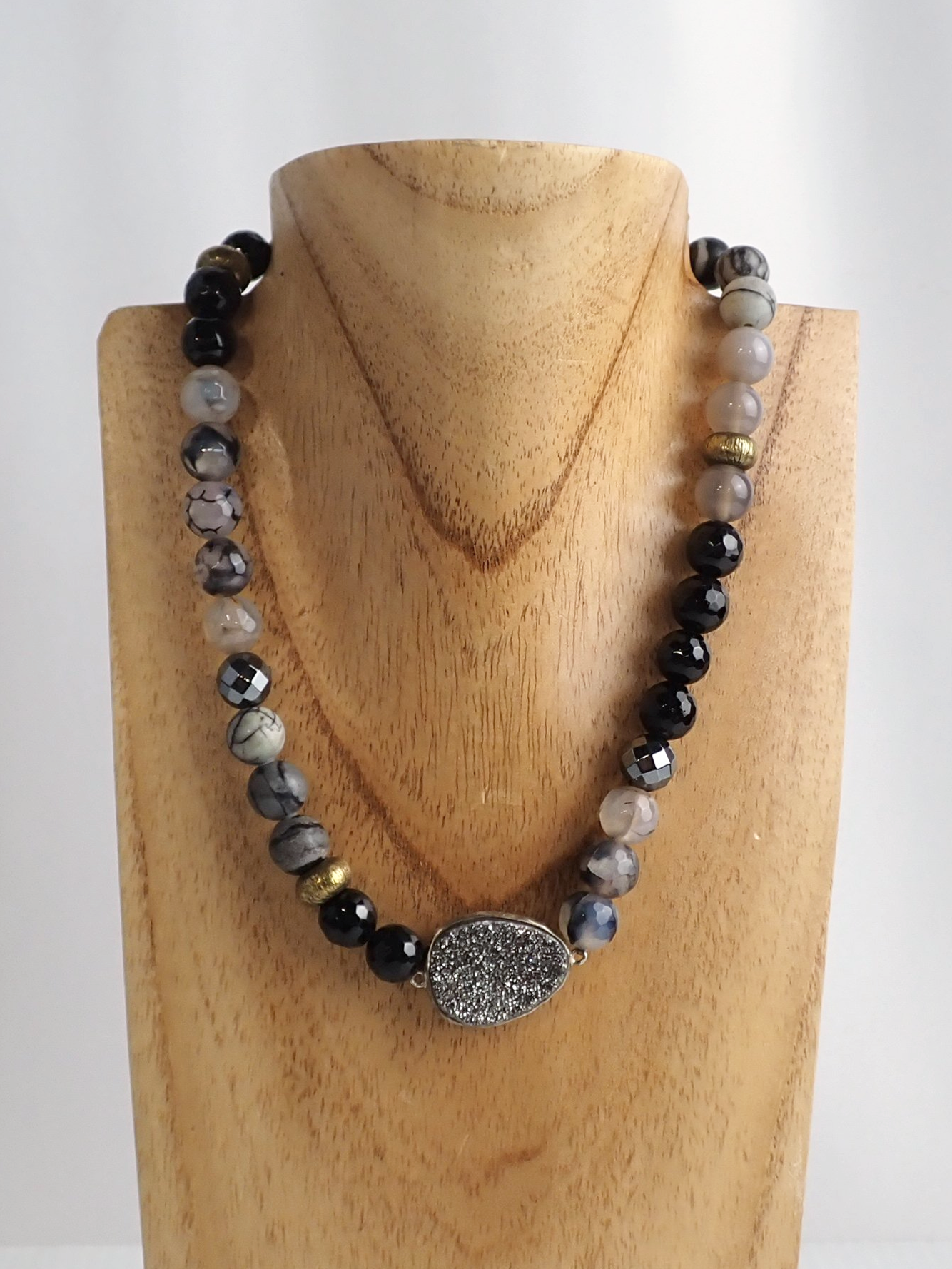 ネックレス・ペンダント VVV Silver Beads Surgical Ribbon Necklacee Small BFK136 Gabriel & Co. Sterling Silver Pearl and Open Circle Station